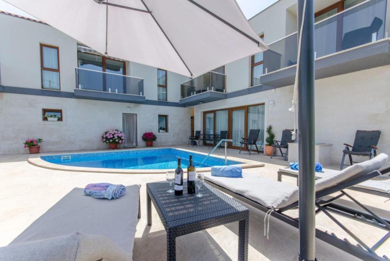 Villa La Veliki Drvenik Bagian luar foto