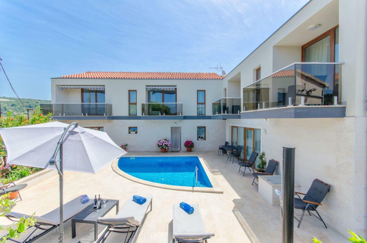 Villa La Veliki Drvenik Bagian luar foto